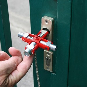 NOWOŚĆ Klucz uniwersalny  SuBMaster
9 in 1